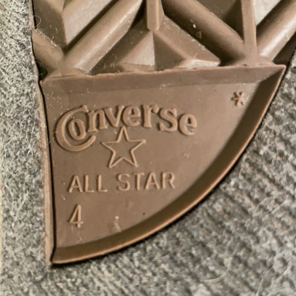 Low Cut Converse All Stars - Picture 6 of 8